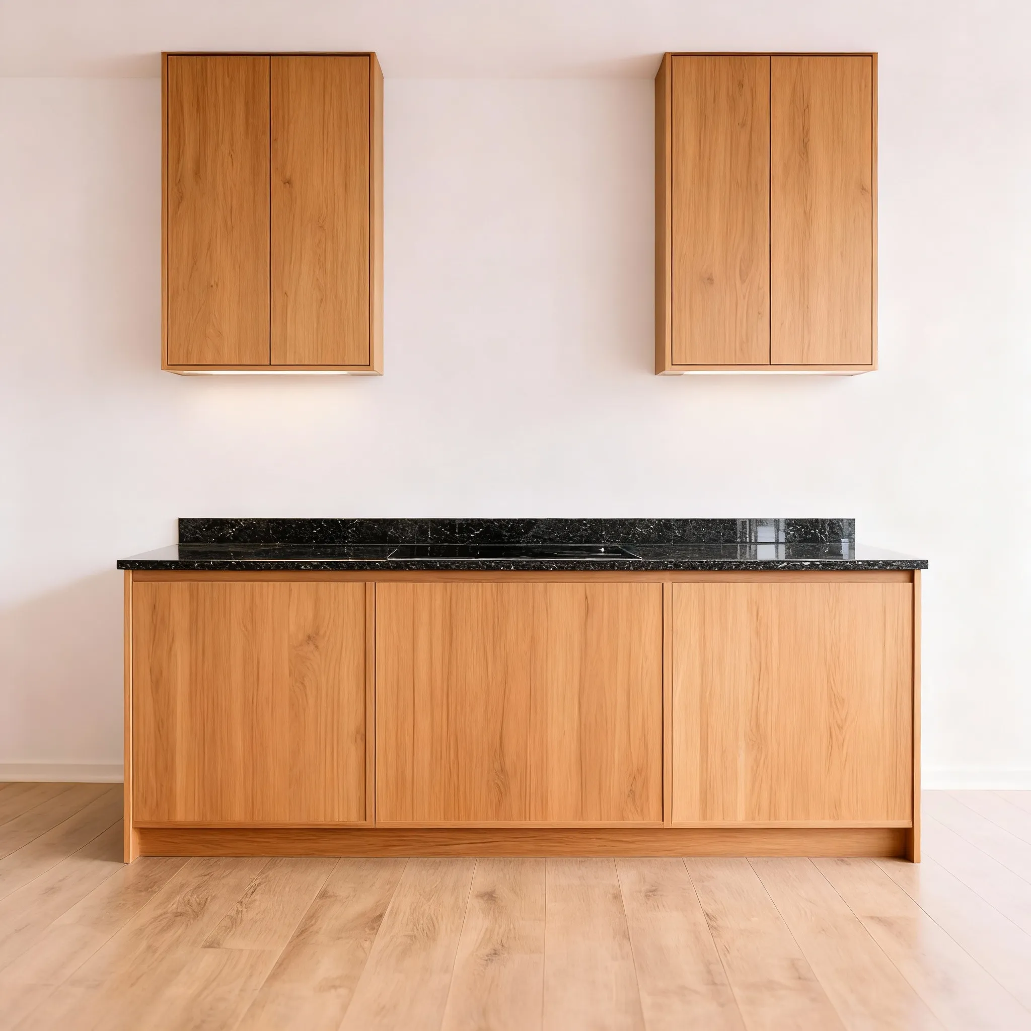 Cocina moderna con muebles de madera y cubierta negra